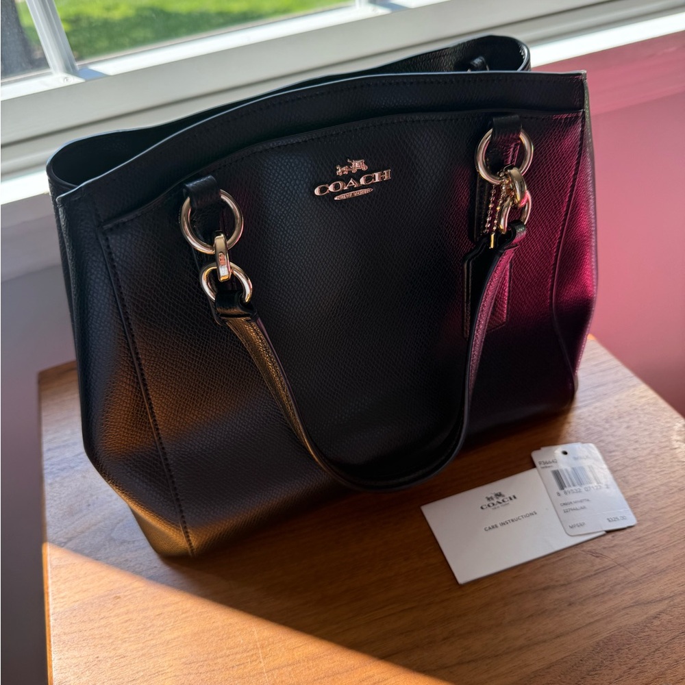 Coach Minetta Black Leather Handbag (with strap and dust bag) - Picture 2 of 12